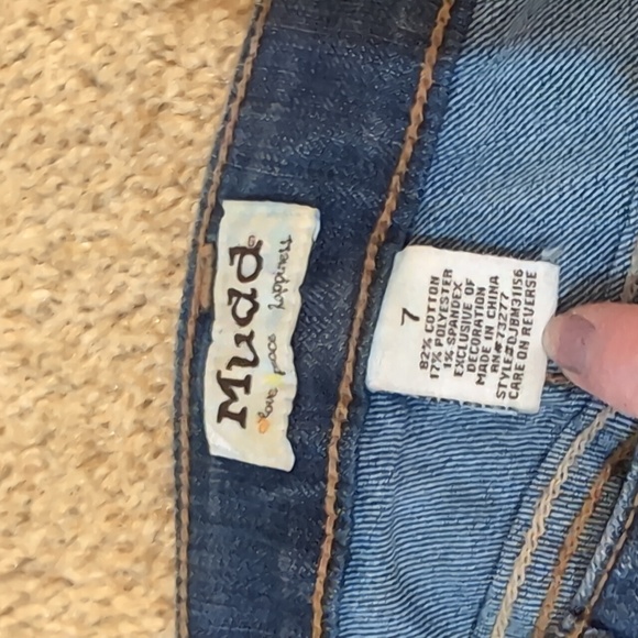 Teen blue jeans. Mudd brand Size 7. Only worn once or twice. - Picture 3 of 3